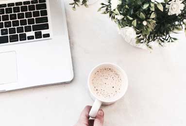 拉波尔塔与莱万沙特之旅亲密会见全球巴萨球迷|巴塞罗那|罗伯特·莱万多夫斯基|马西普|恩里克|西班牙皇家足球协会_新浪体育_新浪新闻